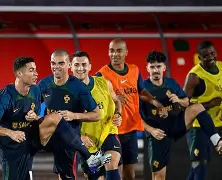 爱游戏娱乐-包含英超倒计时；葡萄牙体育今晨刷新队史纪录；细节引发关注；更衣室稳定；阵容厚度经受考验的词条