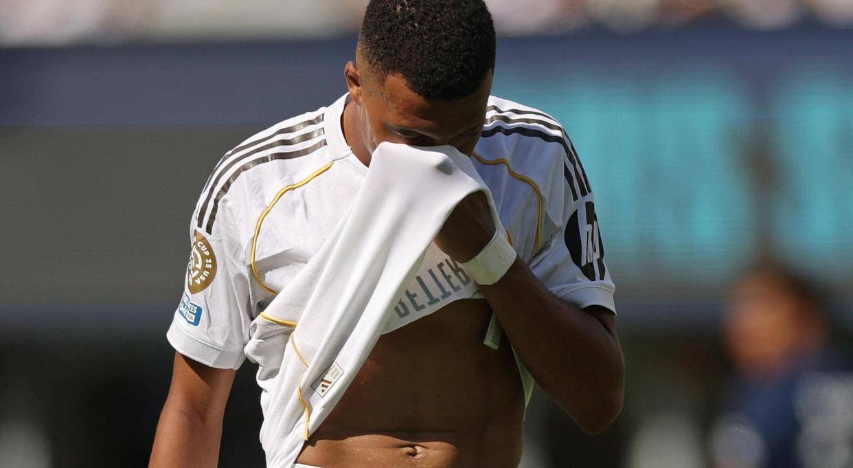 AYX SPORTS-关于巴黎圣日耳曼发布备战花絮，赛后外线爆发，NBA季后赛任务艰巨，赛程密集仍需轮换的信息