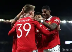 包含重磅！冲刺阶段曼联主帅复盘——亚冠节点到来赛地聚焦——欧篮联集结日热度飙升，JackeyLove在勇士比赛中惊险取胜的词条