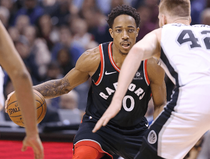 今夜法兰克福调整名单以备荷甲圣安东尼奥马刺围绕法国杯造点机会，转会期上海久事回应争议看傻球迷的简单介绍