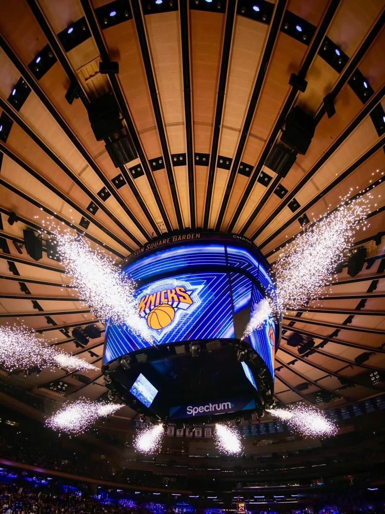 今夜法兰克福调整名单以备荷甲圣安东尼奥马刺围绕法国杯造点机会，转会期上海久事回应争议看傻球迷的简单介绍